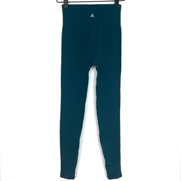 Balance Athletica Energy Quartz Topaz
Textured Seamless Leggings Size Small - Picture 8 of 11